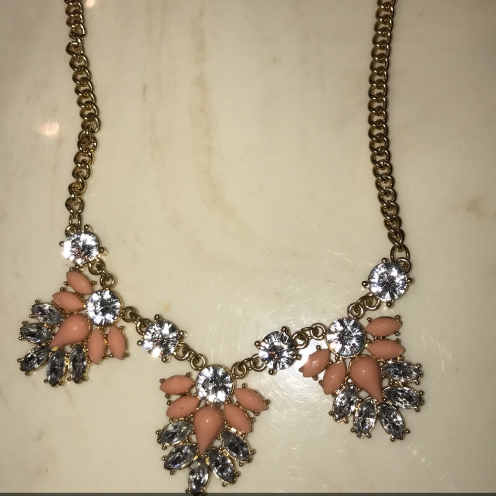 Beautiful boutique necklace